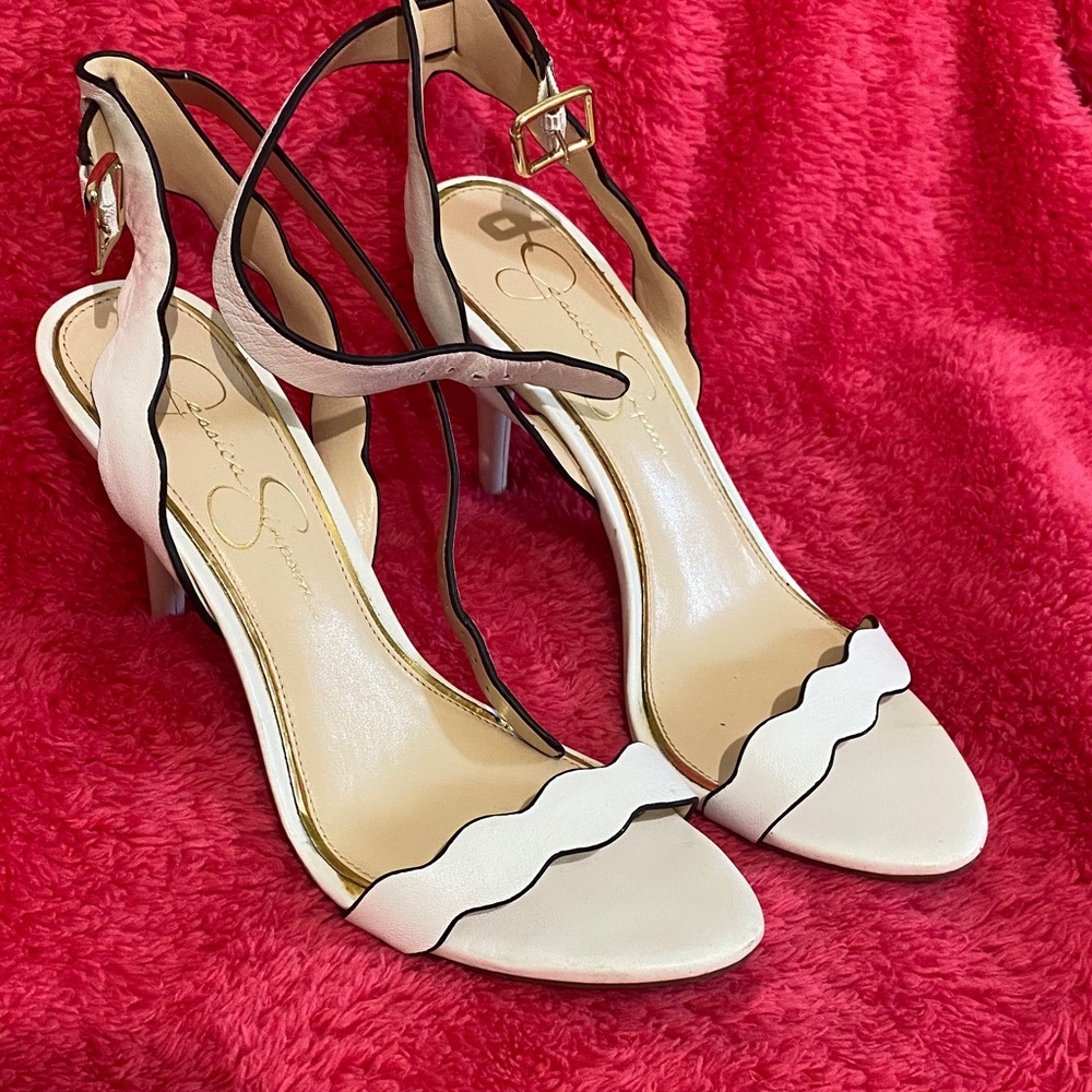 Jessica Simpson White Scalloped Heels